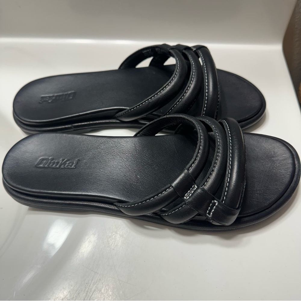 Olukai Black Tiare Sandals
